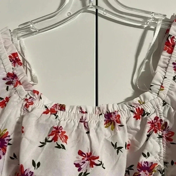 Speed Limit MPH Floral Cropped Top​​ - Picture 10 of 12